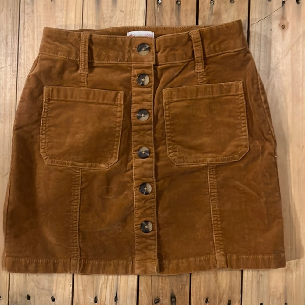 SO brand BROWN SUEDE SKIRT button down with pockets - size 1